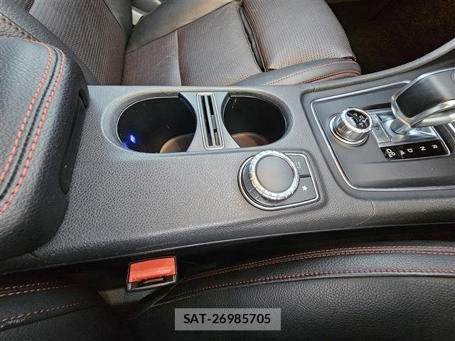 Mercedes Benz GLA-CLASS 2018-01 1429236-24