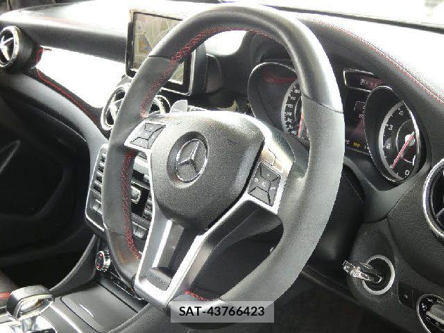 Mercedes Benz GLA-CLASS 2014-09 6791232-15