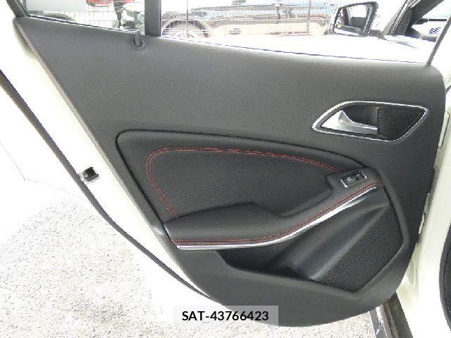 Mercedes Benz GLA-CLASS 2014-09 6791232-21