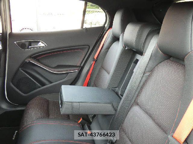 Mercedes Benz GLA-CLASS 2014-09 6791232-28