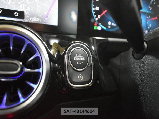 Mercedes Benz GLA-CLASS 2021-08 7725414-3