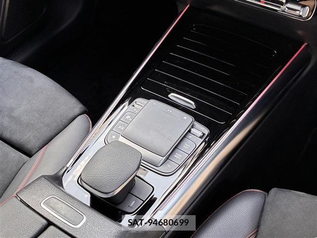 Mercedes Benz GLA-CLASS 2021-02 8743717-15