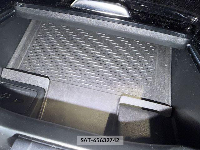 Mercedes Benz GLB-CLASS 2023-02 7059410-24