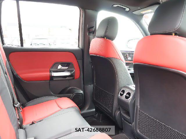 Mercedes Benz GLB-CLASS 2024-04 8880675-13