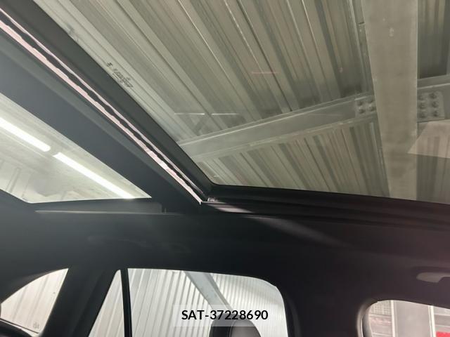Mercedes Benz GLC-CLASS 2024-03 6908124-23