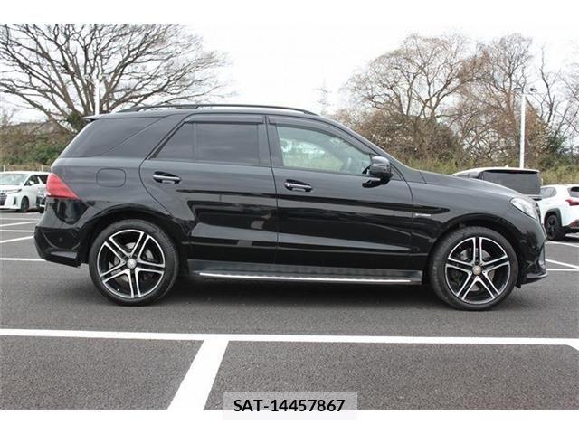Mercedes Benz GLE-CLASS 2016-04 5871605-20