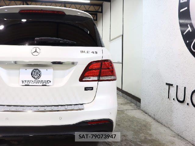 Mercedes Benz GLE-CLASS 2017-02 1932755-14