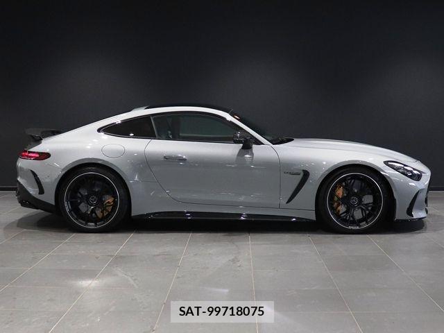 Mercedes Benz AMG GT 2025-03 3675521-13