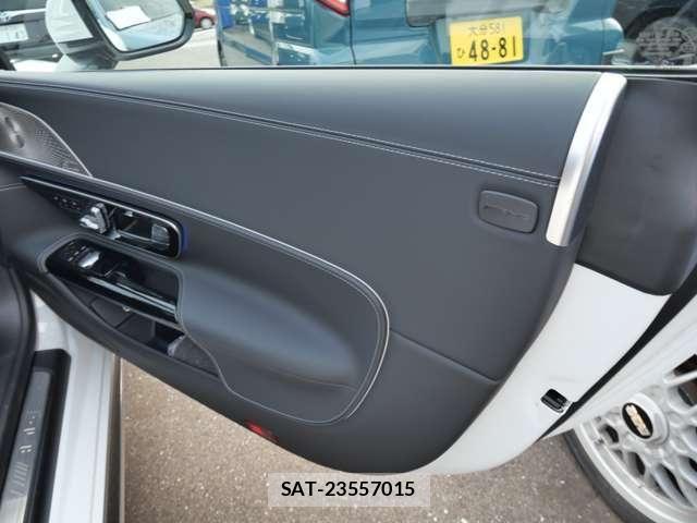Mercedes Benz AMG GT 2025-06 8230742-11