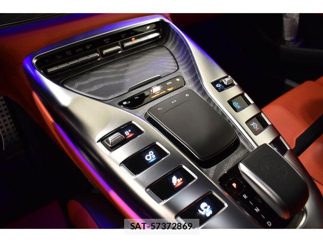Mercedes Benz AMG GT 2022-02 6613089-11