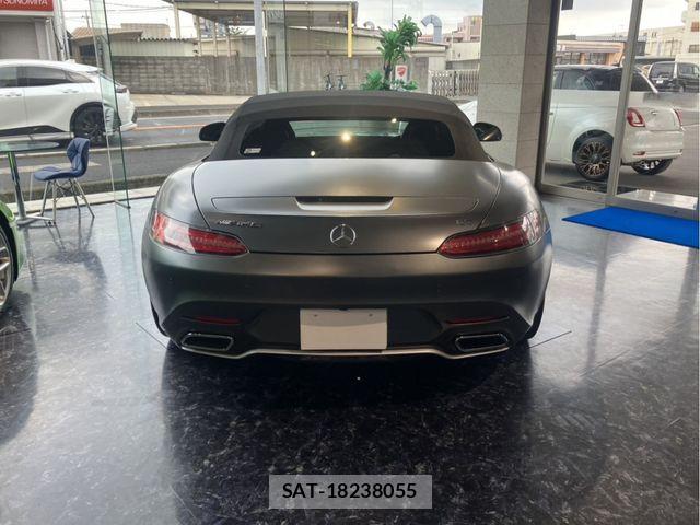 Mercedes Benz AMG GT 2018-07 8208600-3