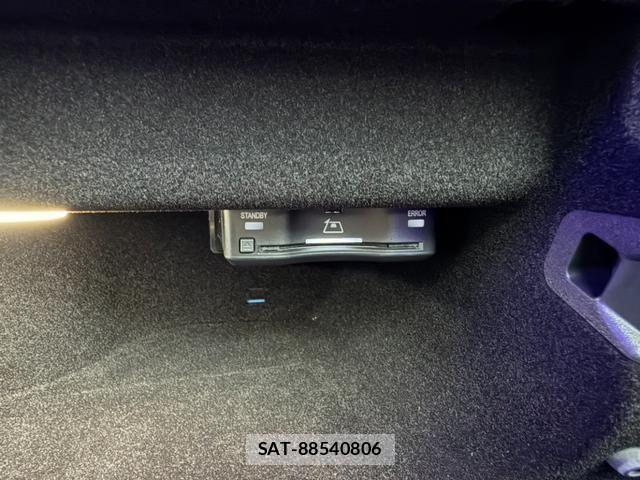 Mercedes Benz SL-CLASS 2023-04 7617916-12