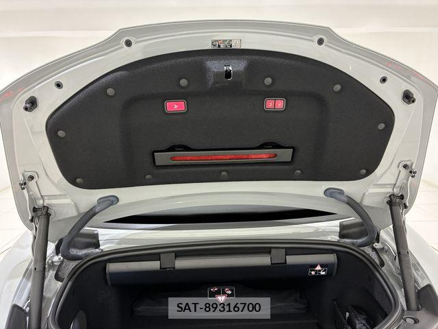 Mercedes Benz SL-CLASS 2024-11 8830198-18