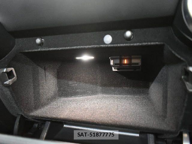 Mercedes Benz C-CLASS 2016-08 8131129-13
