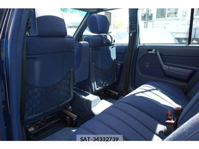 Mercedes Benz 190 CLASS 1993-08 5871615-12