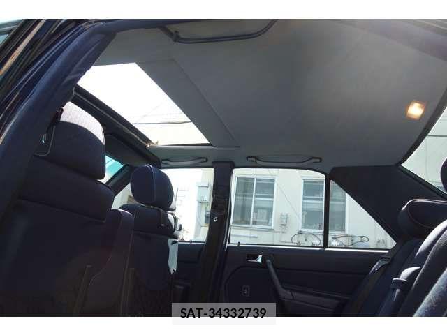 Mercedes Benz 190 CLASS 1993-08 5871615-13