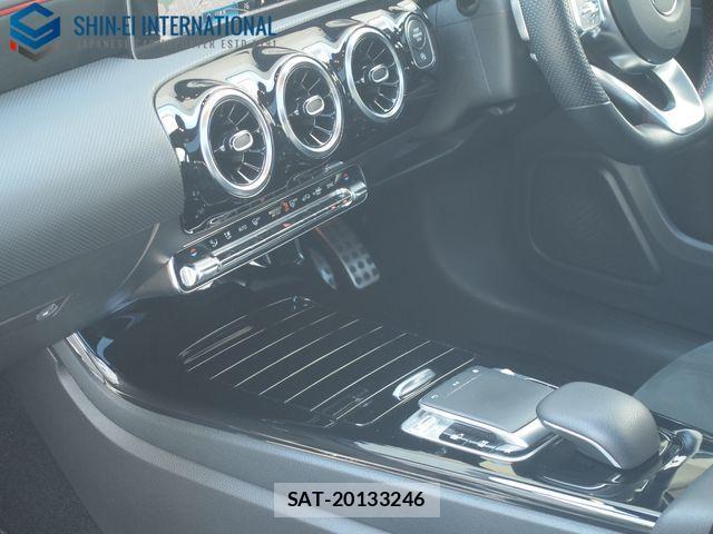 Mercedes Benz A-CLASS 2019-03 1184894-15