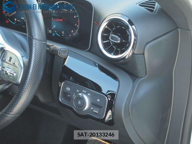Mercedes Benz A-CLASS 2019-03 1184894-17