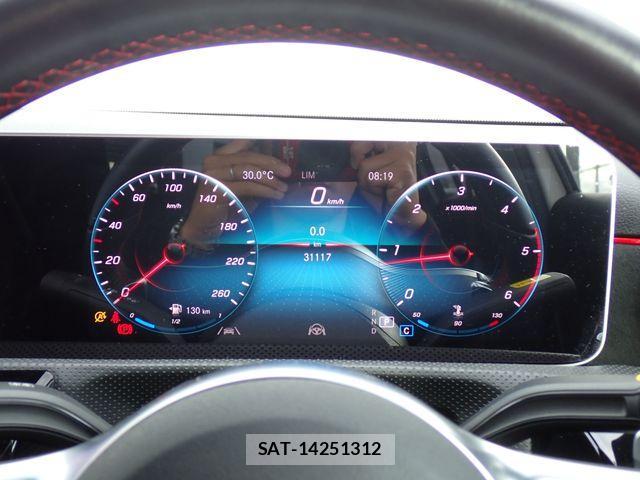 Mercedes Benz A-CLASS 2019-05 1326292-11