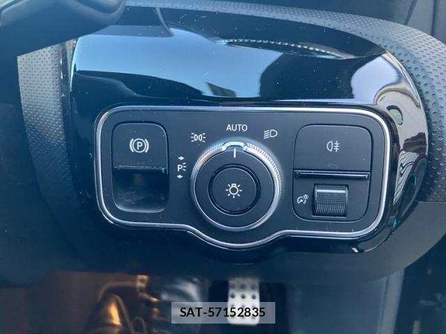 Mercedes Benz A-CLASS 2020-11 1586238-17