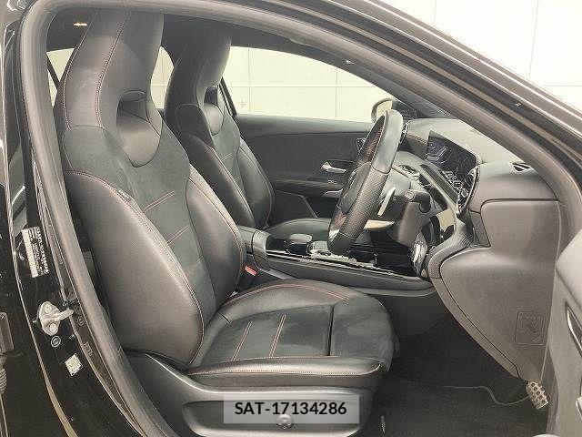 Mercedes Benz A-CLASS 2018-12 2082411-4