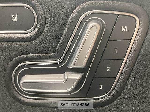 Mercedes Benz A-CLASS 2018-12 2082411-7