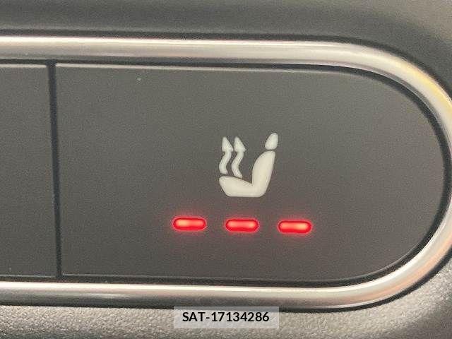 Mercedes Benz A-CLASS 2018-12 2082411-8