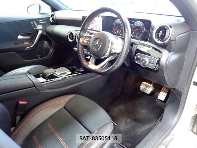 Mercedes Benz A-CLASS 2018-12 2211261-1