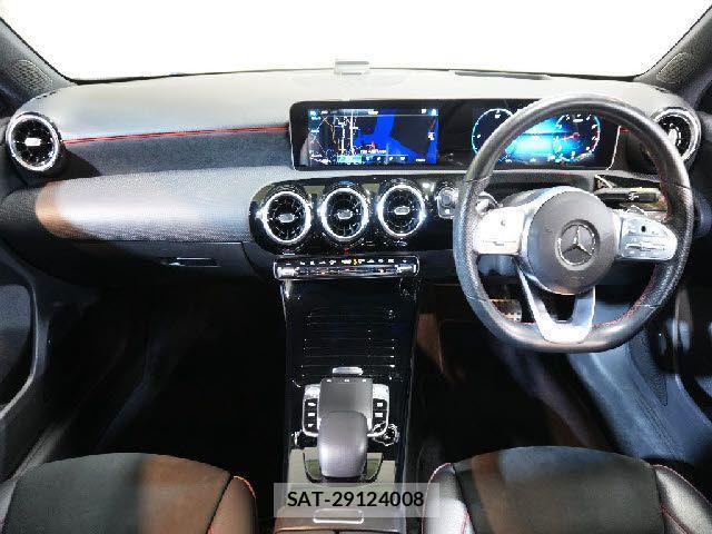 Mercedes Benz A-CLASS 2019-10 2829838-1