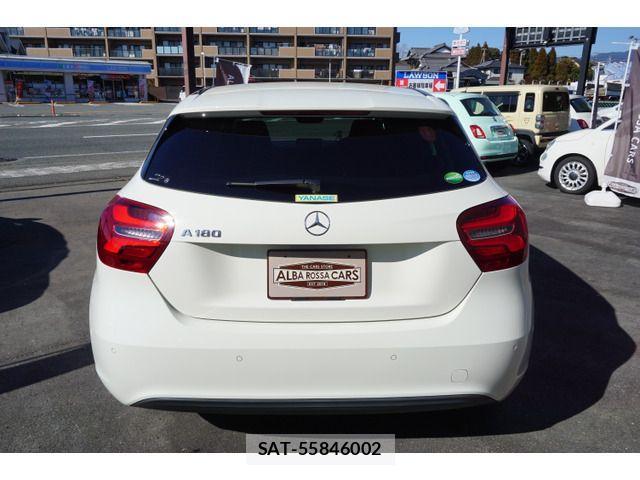 Mercedes Benz A-CLASS 2017-09 3378837-6