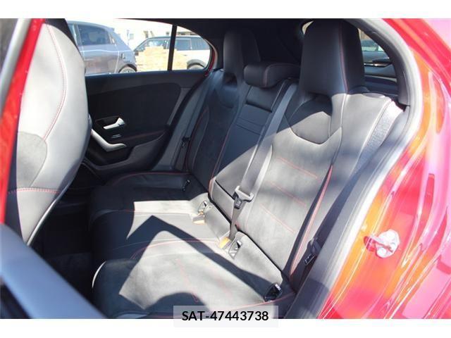 Mercedes Benz A-CLASS 2018-12 4755341-15
