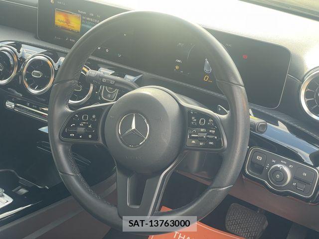 Mercedes Benz A-CLASS 2019-01 4966720-9