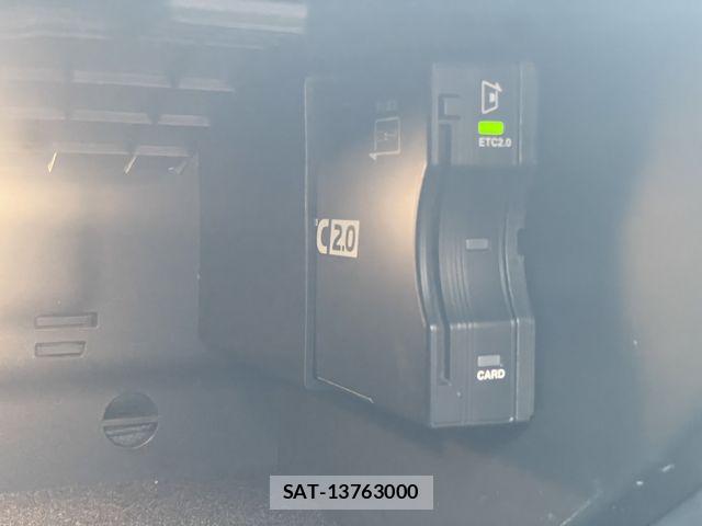 Mercedes Benz A-CLASS 2019-01 4966720-25