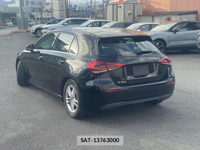 Mercedes Benz A-CLASS 2019-01 4966720-2