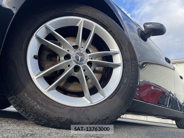 Mercedes Benz A-CLASS 2019-01 4966720-8
