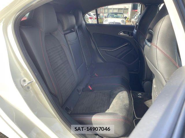 Mercedes Benz A-CLASS 2016-04 5871649-9