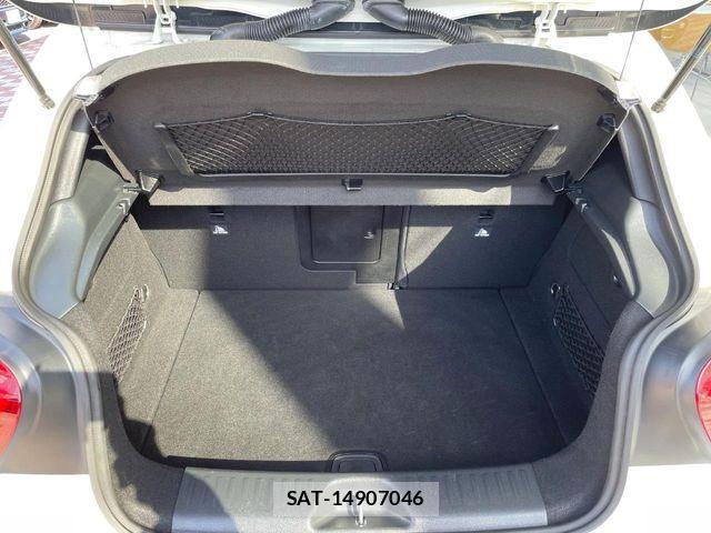 Mercedes Benz A-CLASS 2016-04 5871649-12