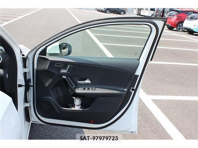 Mercedes Benz A-CLASS 2019-05 5871648-27