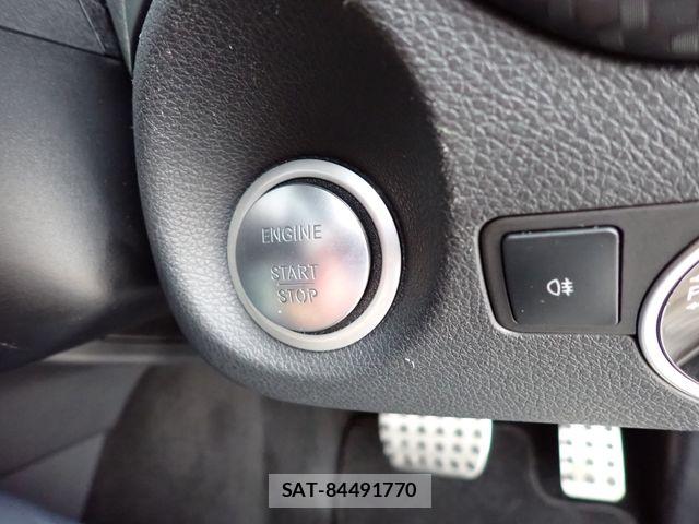Mercedes Benz A-CLASS 2017-04 6012595-16