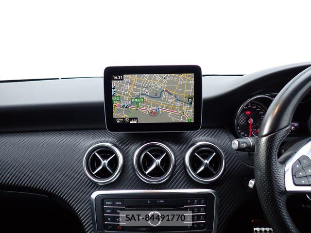 Mercedes Benz A-CLASS 2017-04 6012595-17