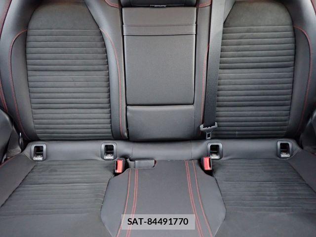 Mercedes Benz A-CLASS 2017-04 6012595-28