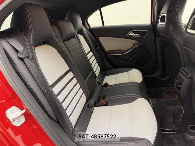 Mercedes Benz A-CLASS 2015-09 6245532-27