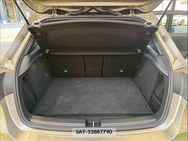 Mercedes Benz A-CLASS 2019-05 6276777-17