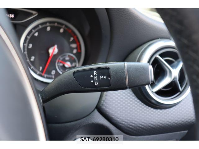 Mercedes Benz A-CLASS 2018-01 6613095-6