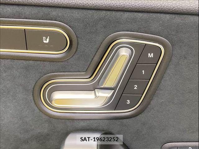 Mercedes Benz A-CLASS 2023-11 6672425-10