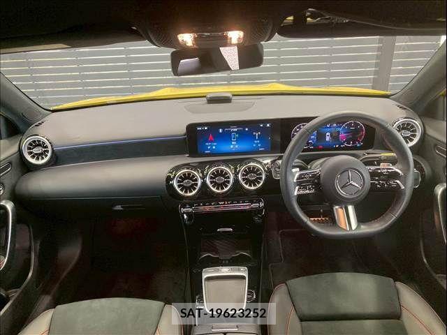 Mercedes Benz A-CLASS 2023-11 6672425-2