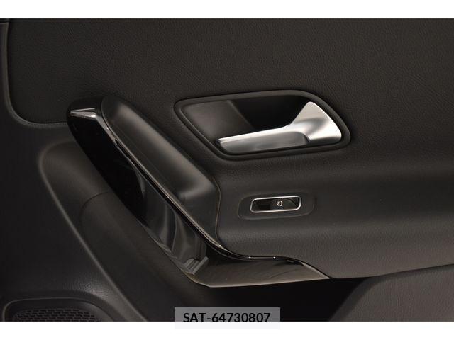 Mercedes Benz A-CLASS 2018-12 6908155-14