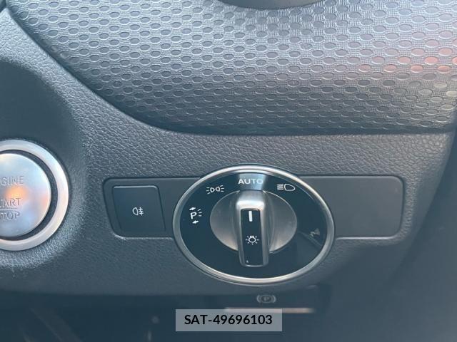 Mercedes Benz A-CLASS 2017-08 6908153-16
