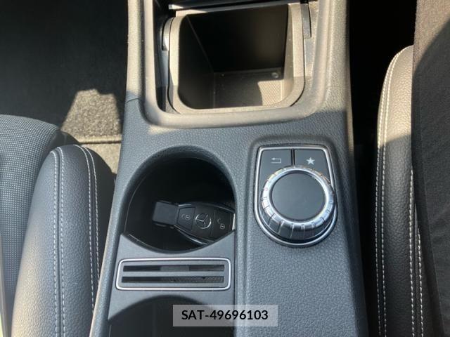 Mercedes Benz A-CLASS 2017-08 6908153-22