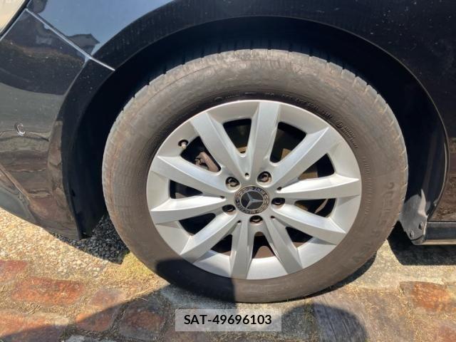 Mercedes Benz A-CLASS 2017-08 6908153-5